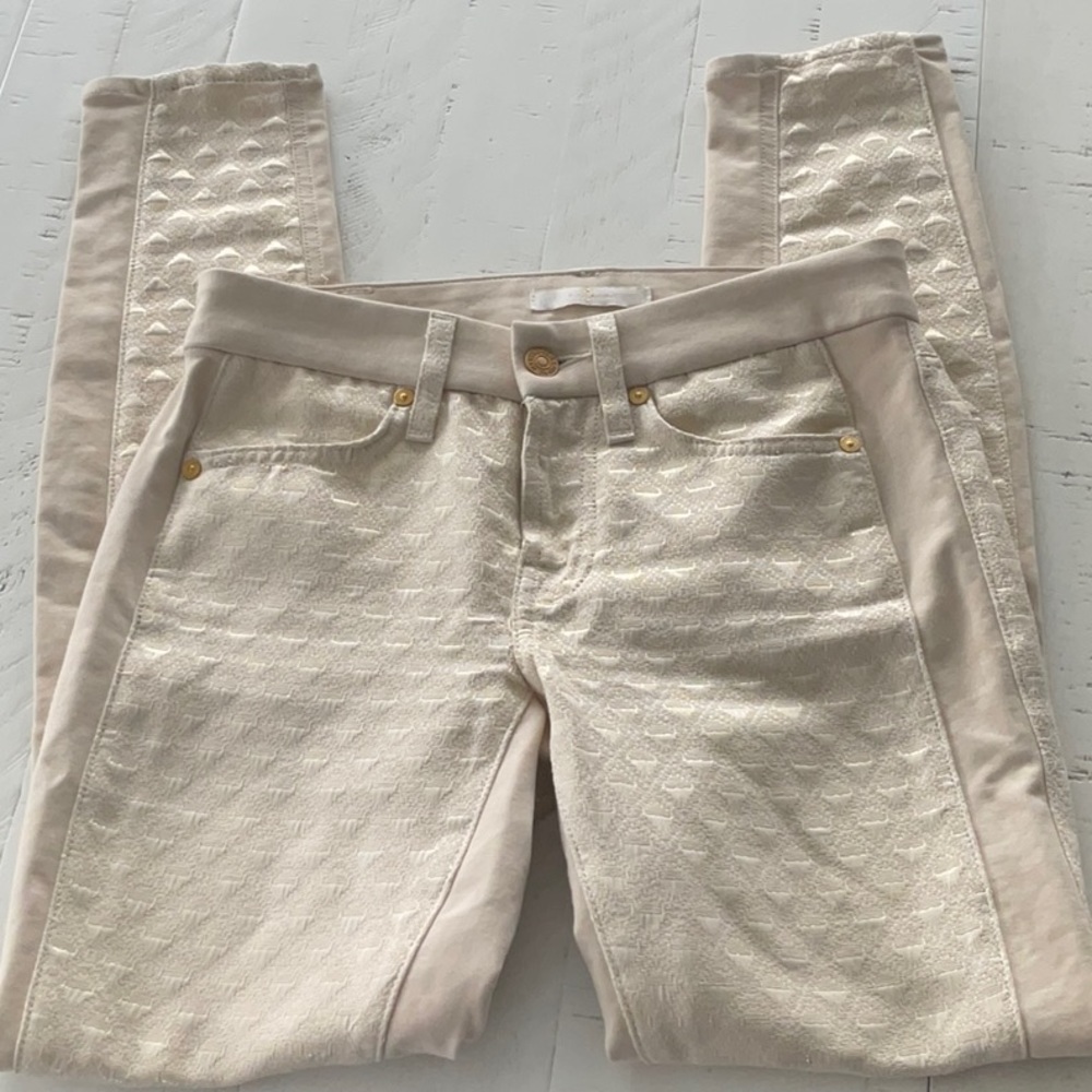 Beautiful champagne colored for all 7 mankind stretch jeans. Size 25